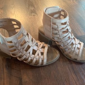 Girls Nude Leather Sandal, size 3